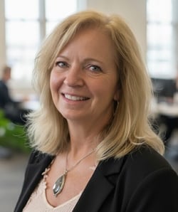 Jennifer Serino Headshot-1